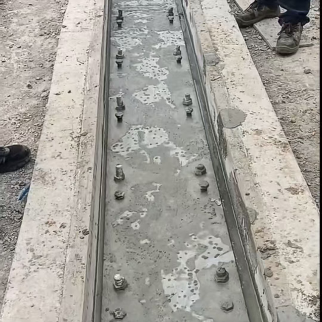 永济港口码头起重机龙门吊重型机械设备稳固用早强快凝轨道胶泥
